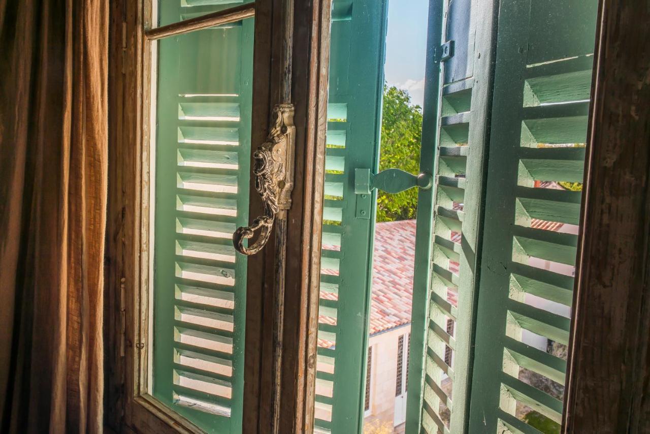 فندق Le Lanternon سان مارتن دو ر المظهر الخارجي الصورة